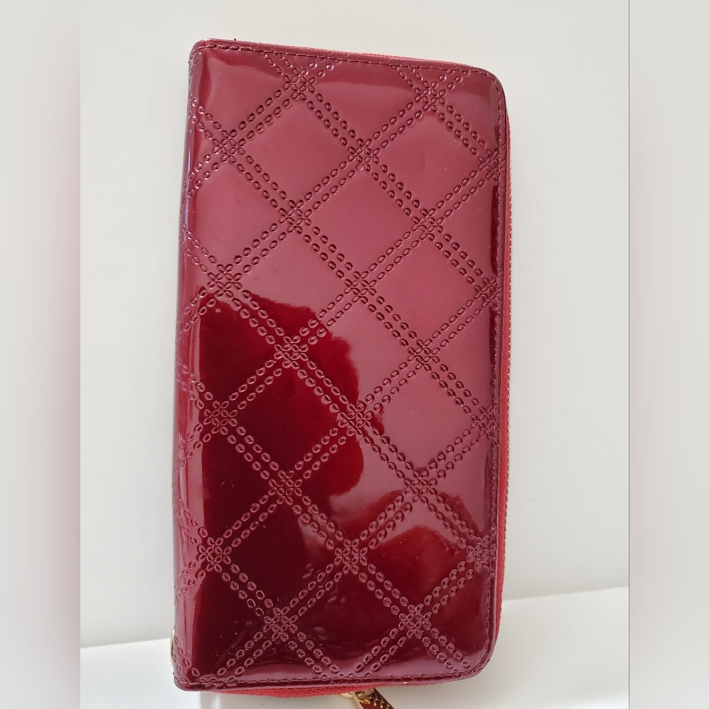 Red Wallet - Picture 2 of 3